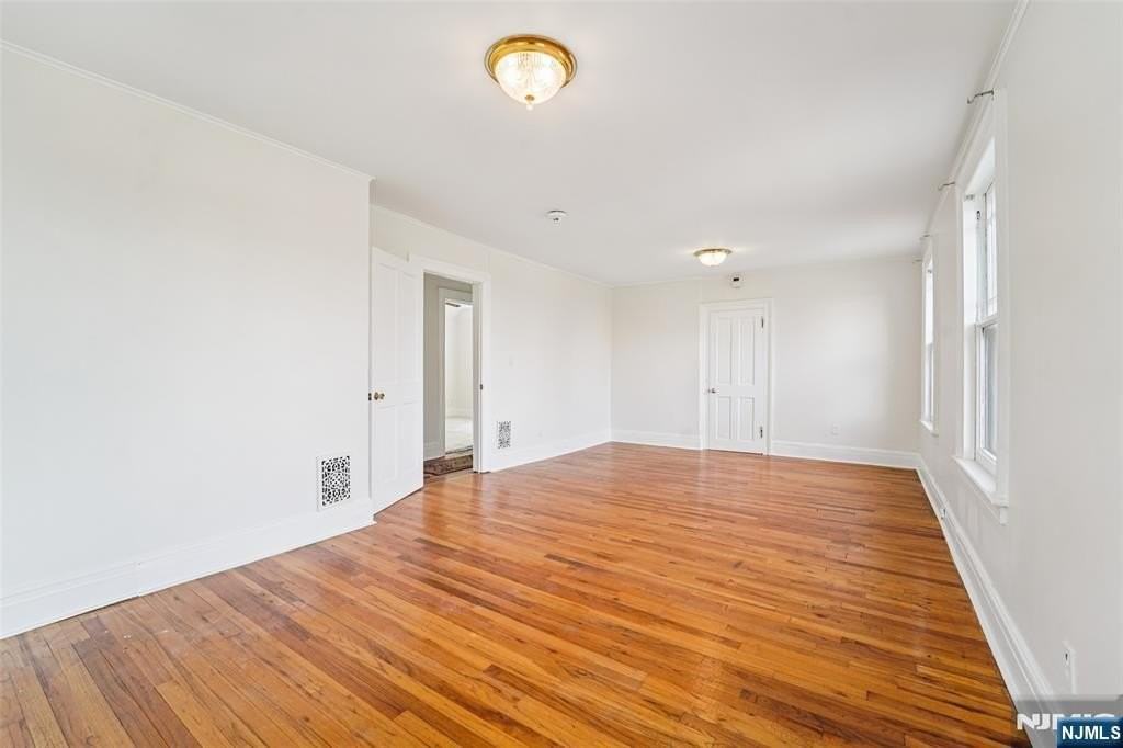 19 Hillside Ave - Photo 4 of 12