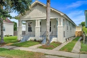 featured image of 212 David St