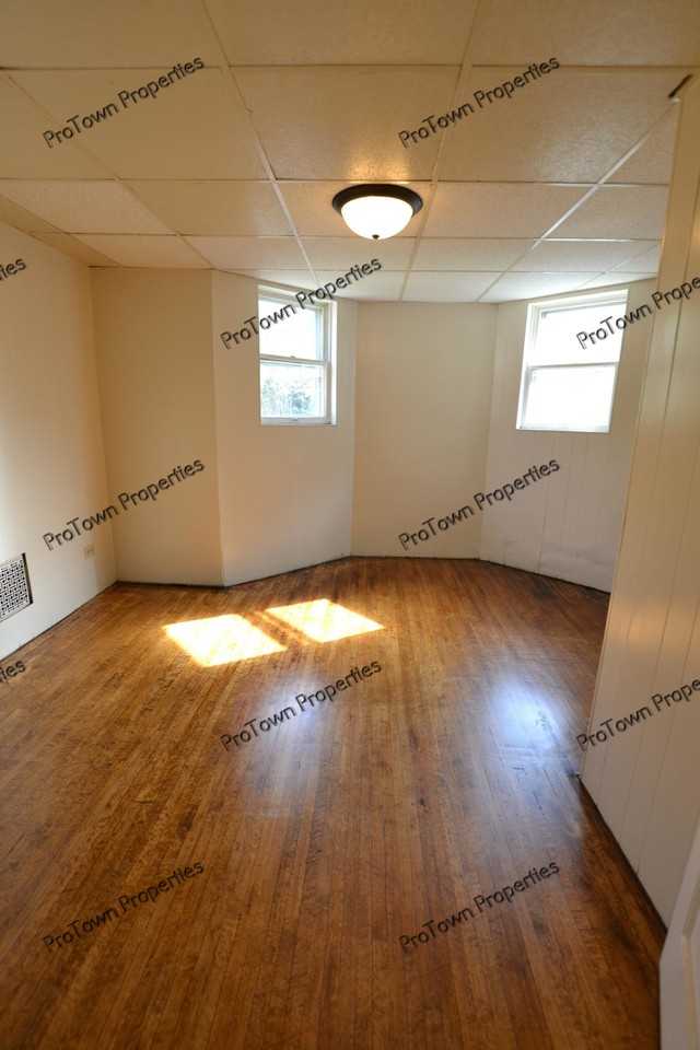 215 North Broadway Street #1S - Photo 2 of 7