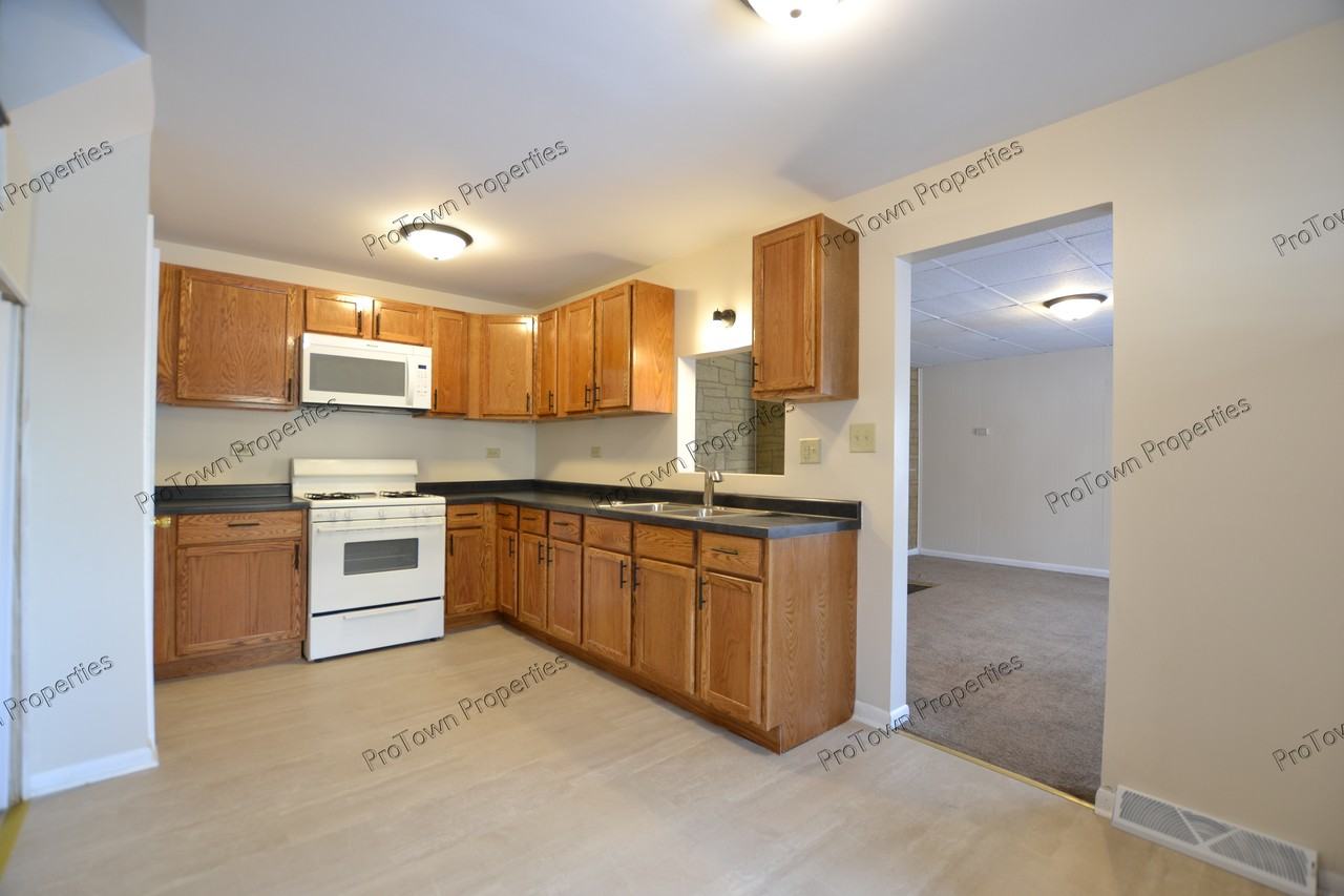 215 North Broadway Street #1S - Photo 4 of 7