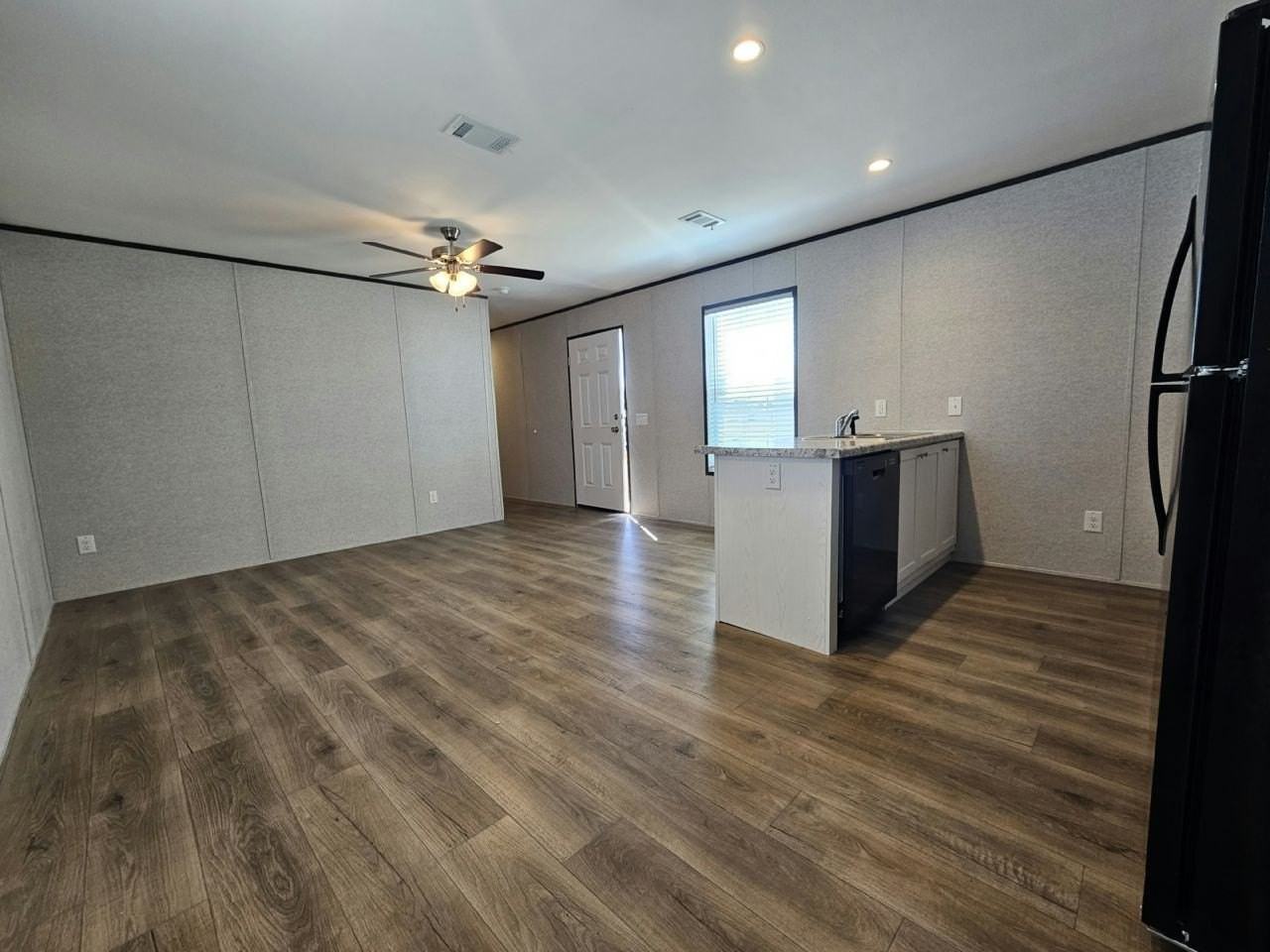 553 Suwanee Dr #2144 - Photo 4 of 10