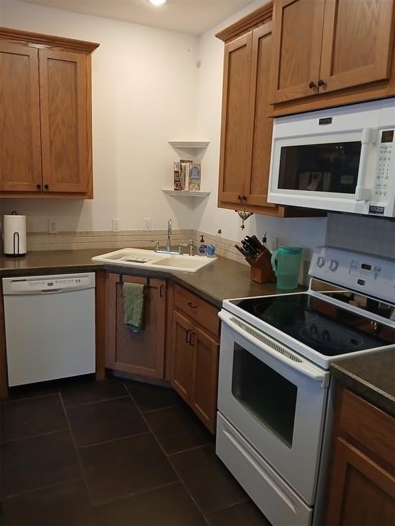 6719 Nw 37th St - Photo 4 of 9