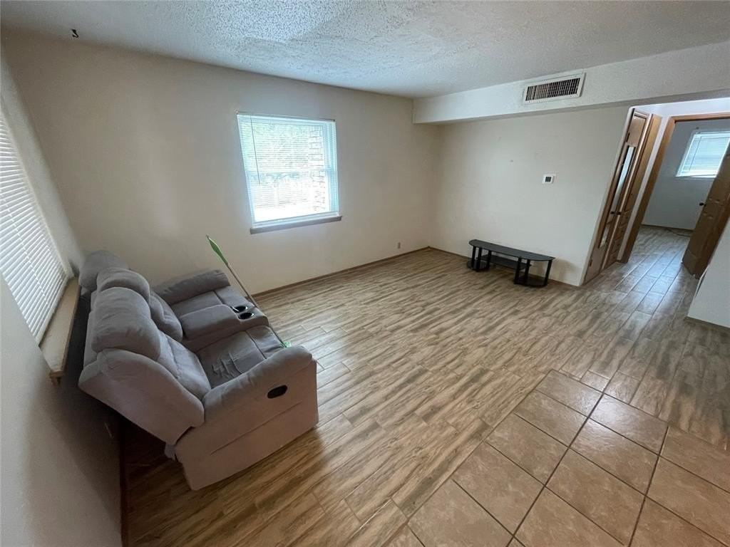 716 N Elm St - Photo 2 of 6