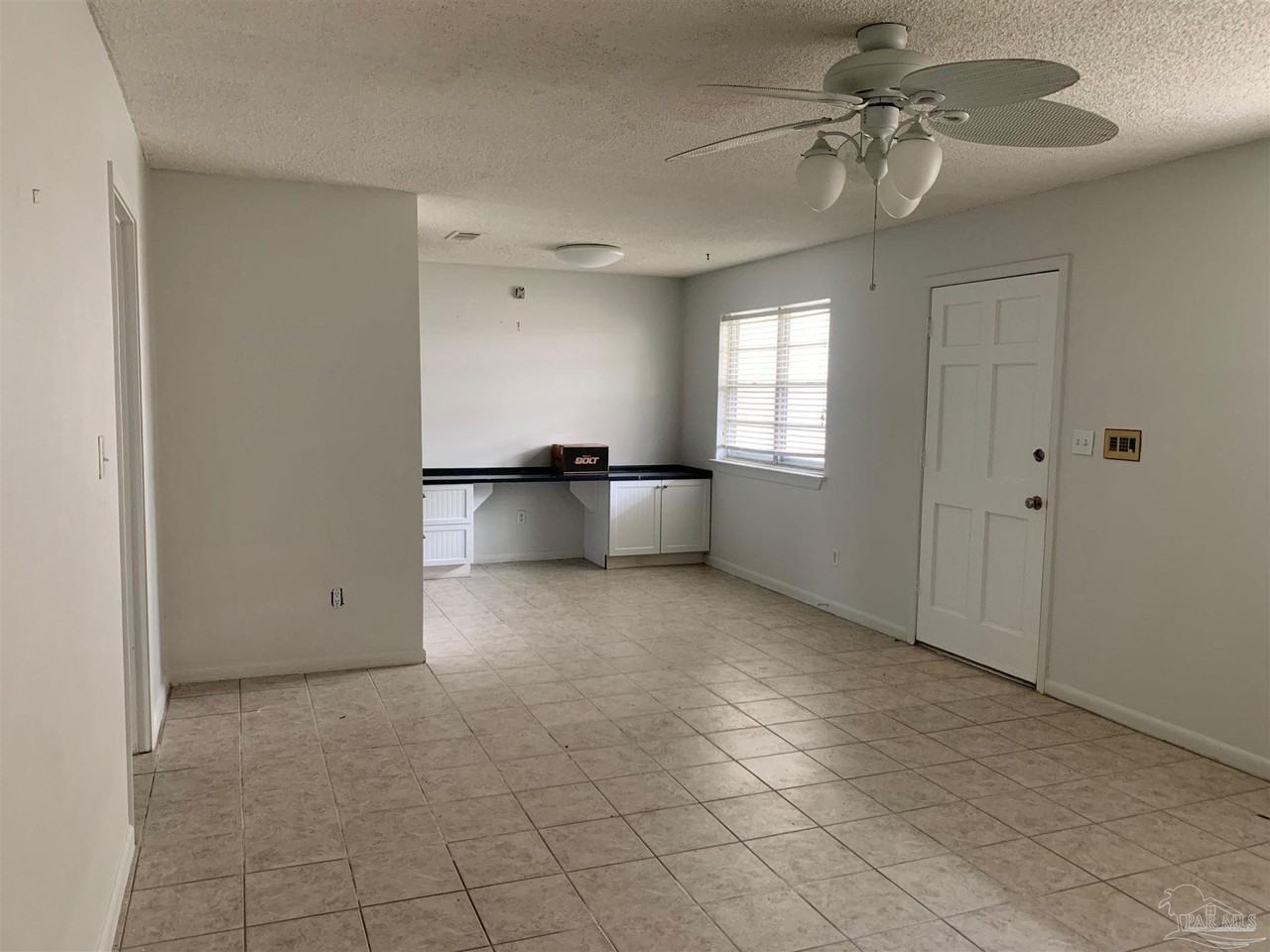 1200 Shoreline Dr Apt 402 - Photo 5 of 12