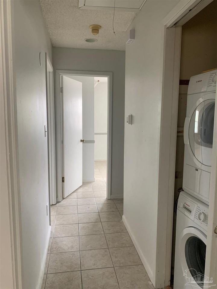 1200 Shoreline Dr Apt 402 - Photo 7 of 12