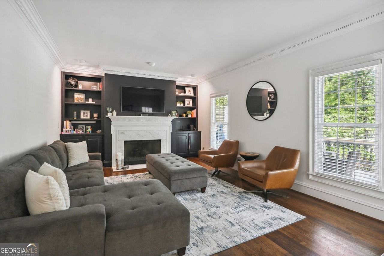 5684 River Oaks Pl - Photo 3 of 19