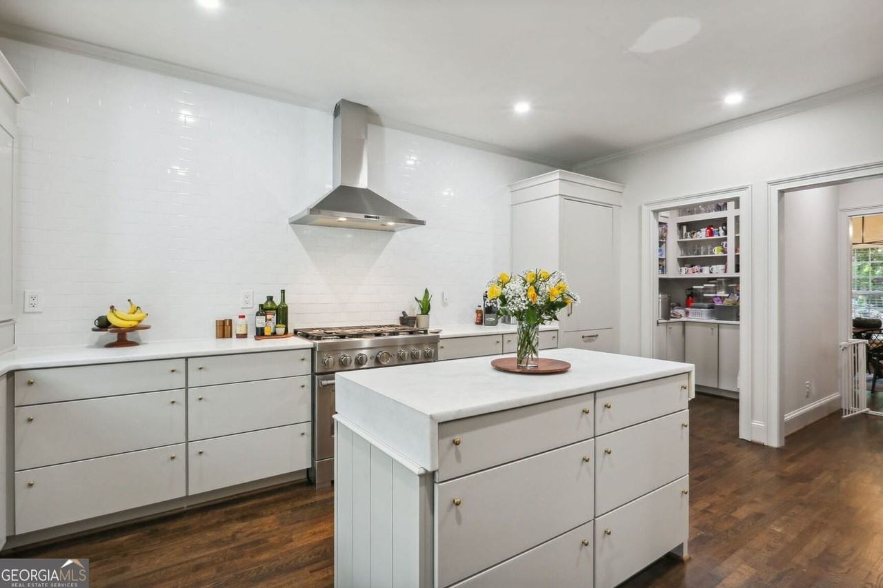 5684 River Oaks Pl - Photo 6 of 19