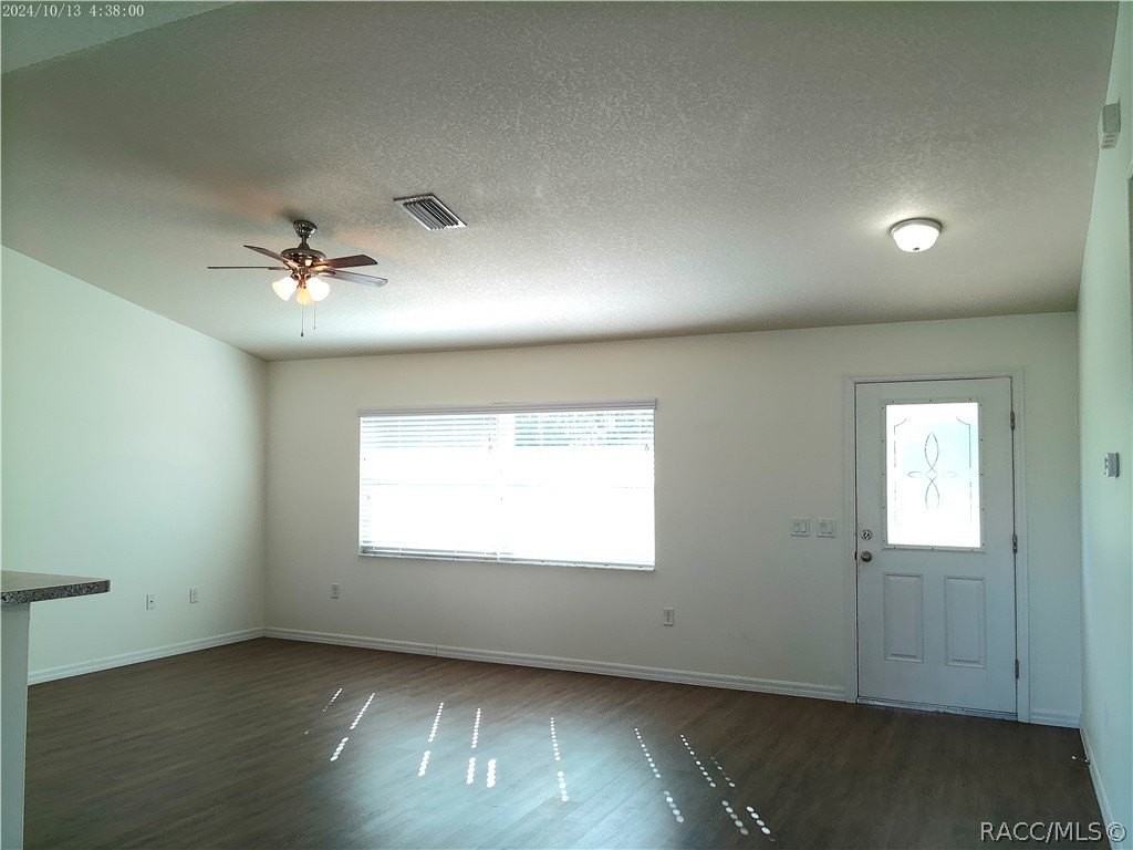 137 N Independence Hwy - Photo 3 of 24