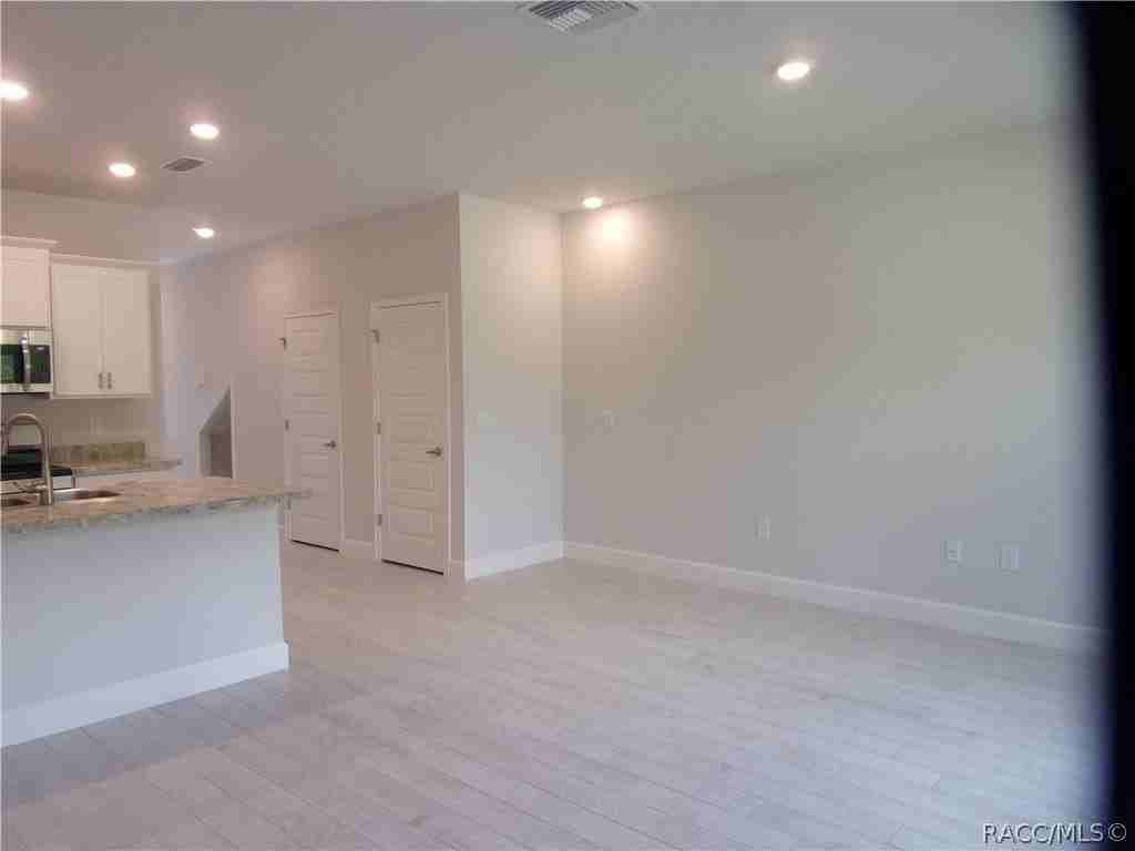 215 Bittern Loop - Photo 4 of 38