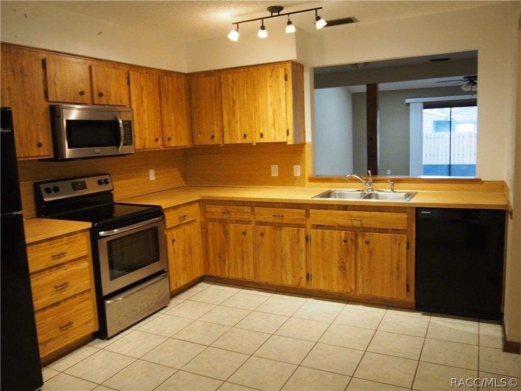 210 Talmage Ave - Photo 3 of 28