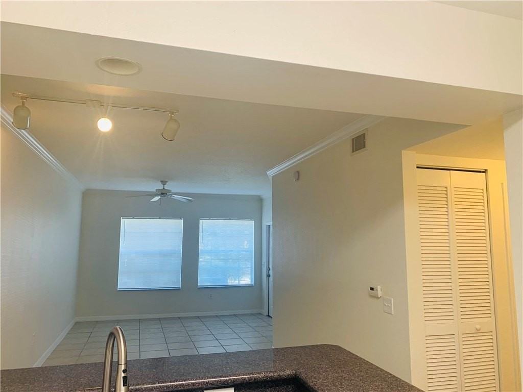 2312 57th Cir Unit 2312 - Photo 4 of 14