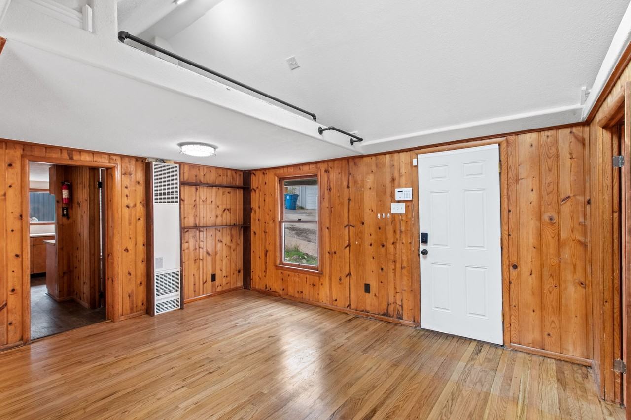 807 Shoshone Pl #1 - Photo 4 of 27