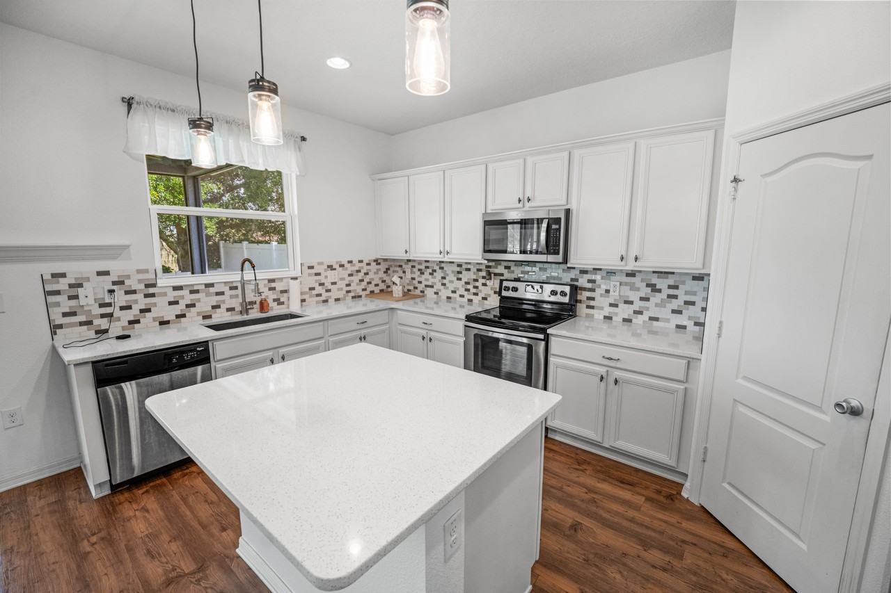 2813 Shelburne Way #1 - Photo 7 of 28