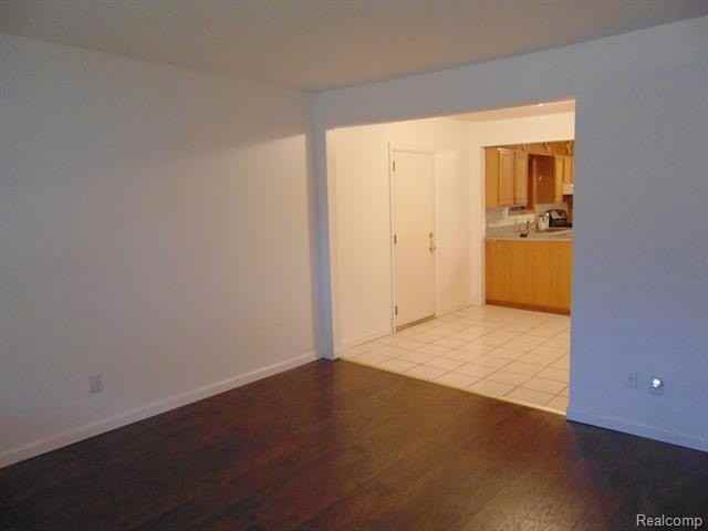 26436 Couzens Ave - Photo 4 of 22