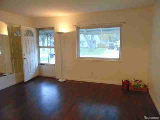 26436 Couzens Ave - Photo 5 of 22