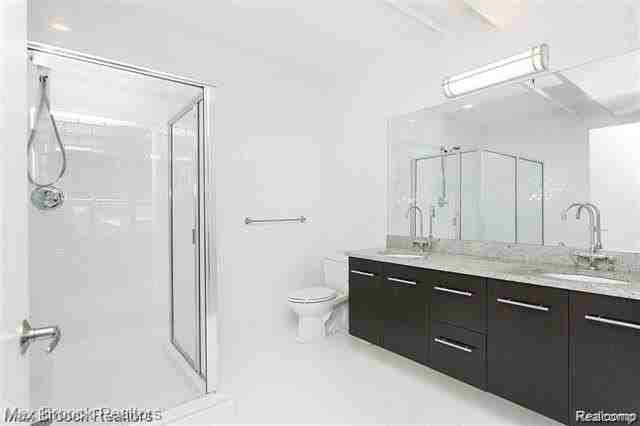 100 N Center St #301 - Photo 7 of 9