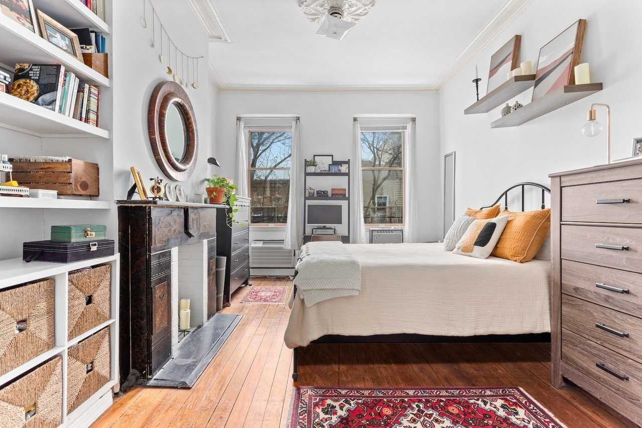 78 Devoe St Unit 2r - Photo 2 of 6