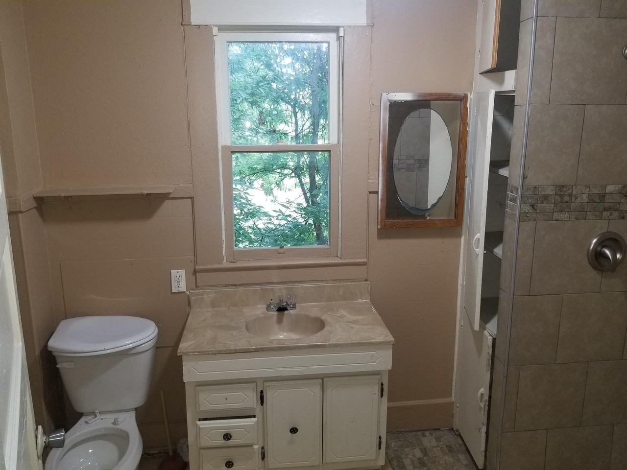 229 N 18th St #1 - Photo 2 of 9