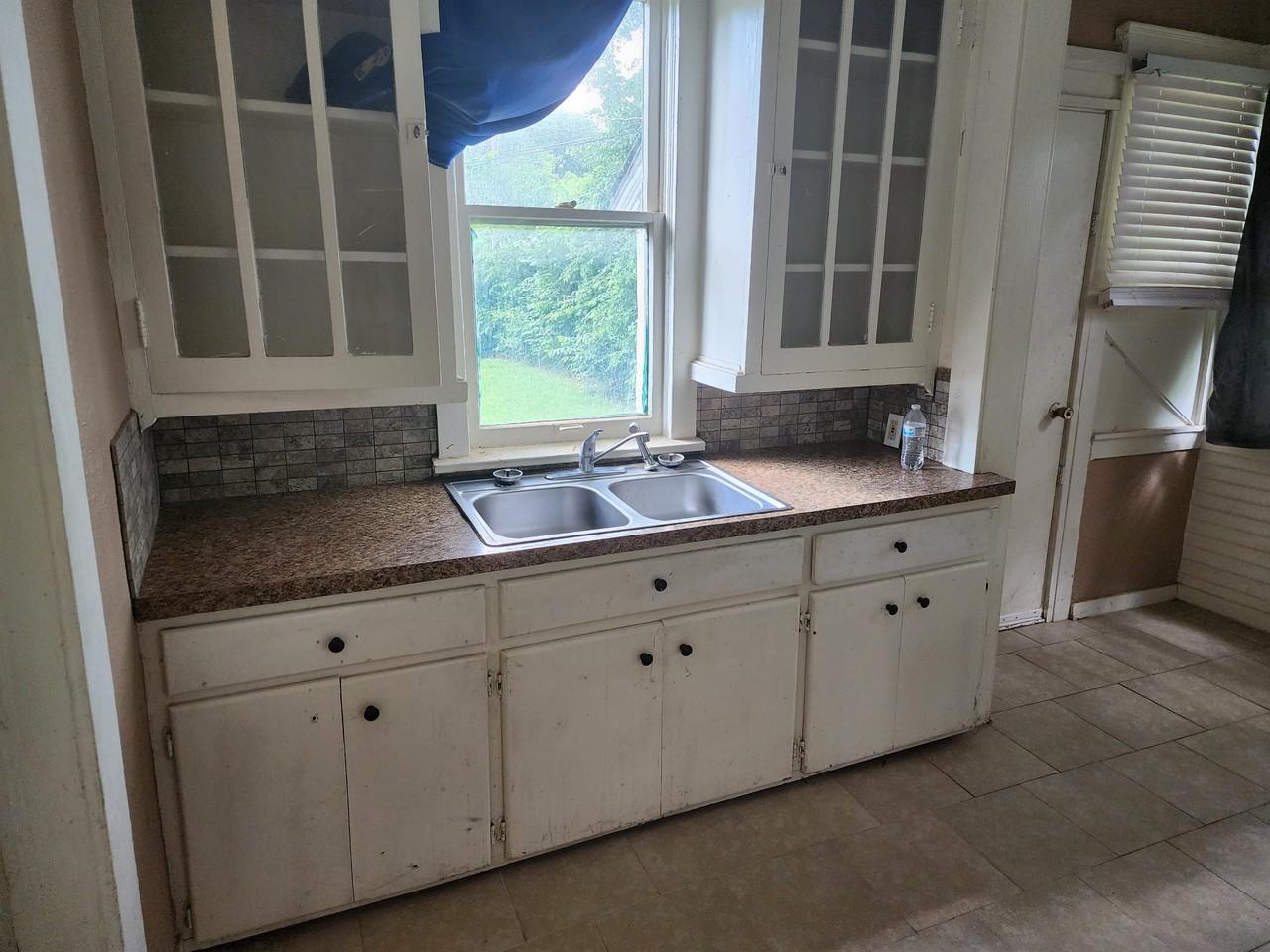 229 N 18th St #1 - Photo 4 of 9