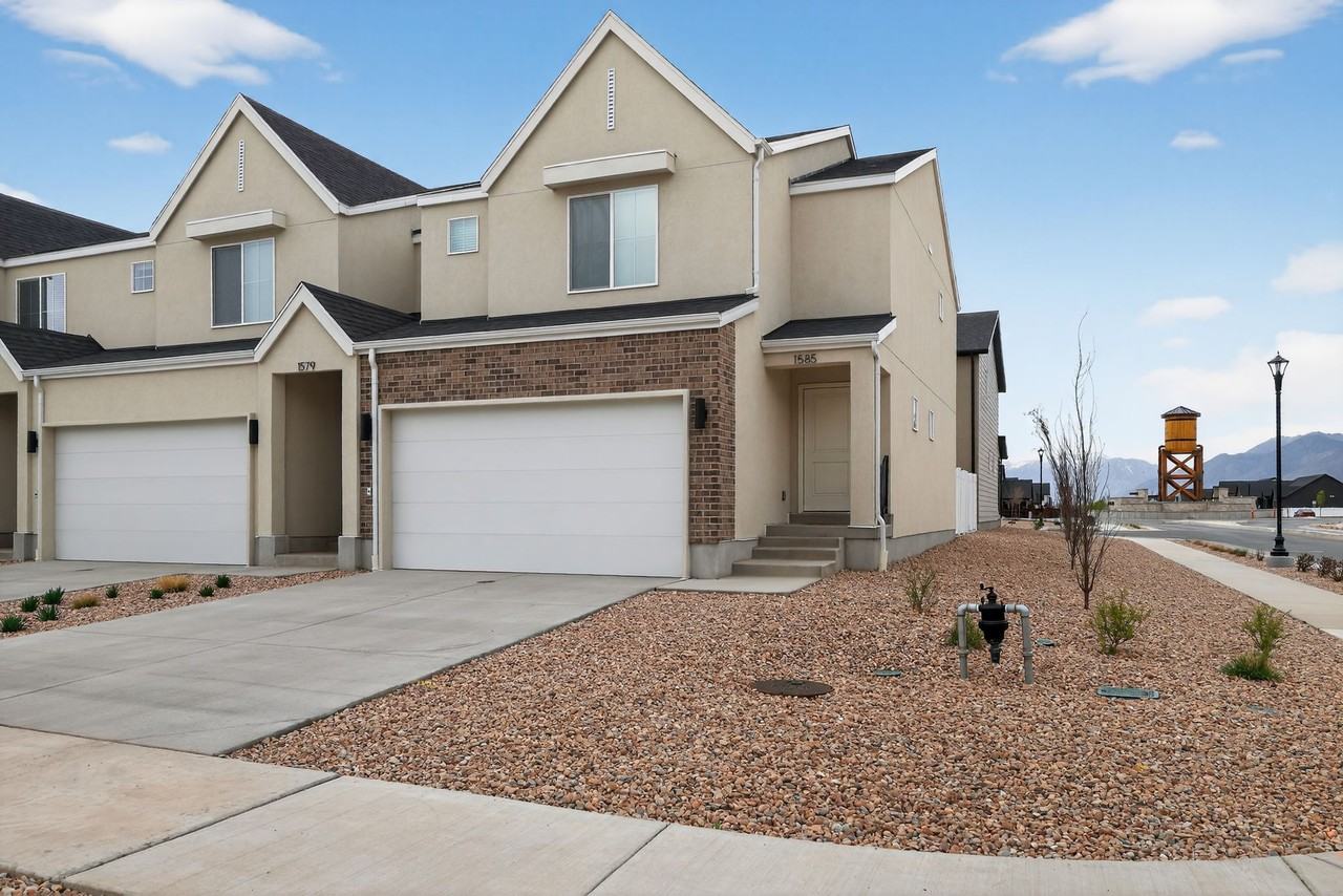 1585 En - Photo 2 of 32