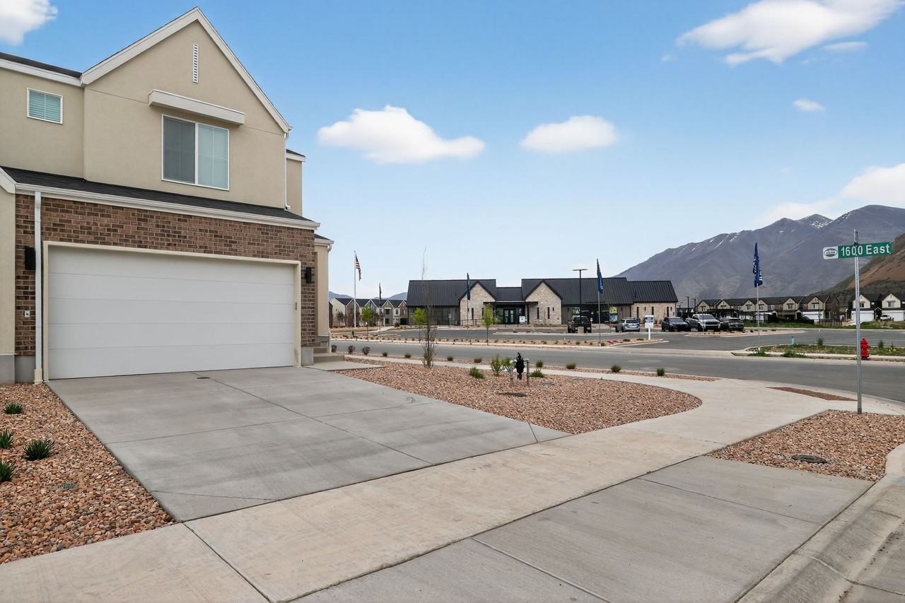 1585 En - Photo 3 of 32