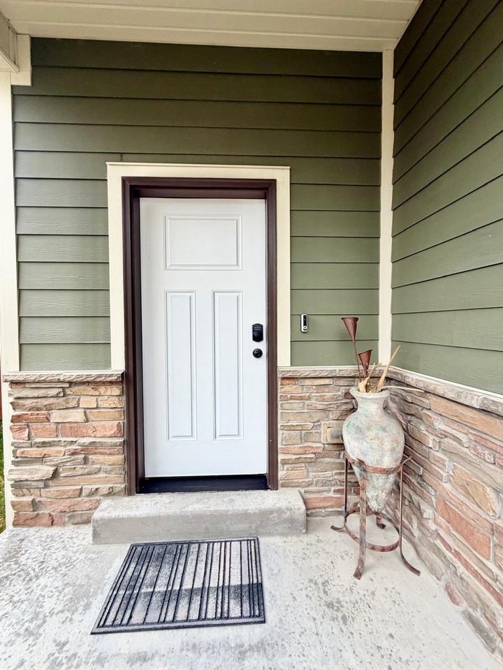 4011 N Rivermist Ln - Photo 2 of 22