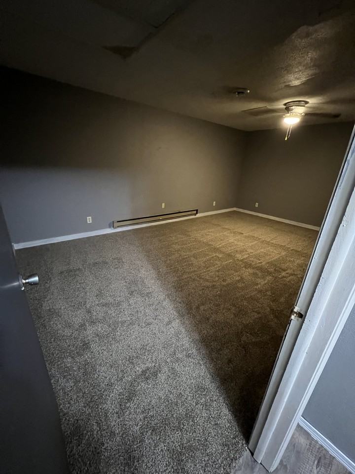 102 2nd Ave Sw #2 - Photo 7 of 10