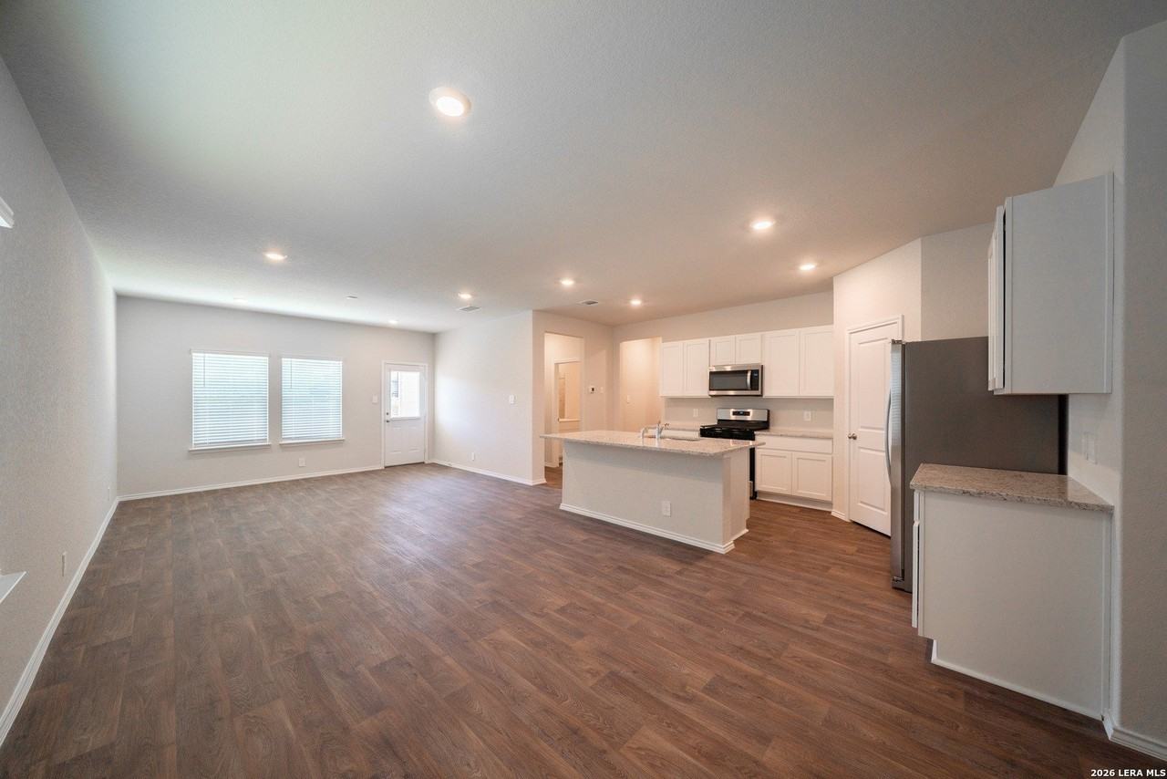 164 Western Gull Dr - Photo 4 of 18