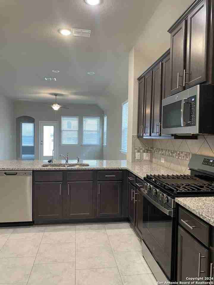 13242 Chanute Field Dr - Photo 5 of 20