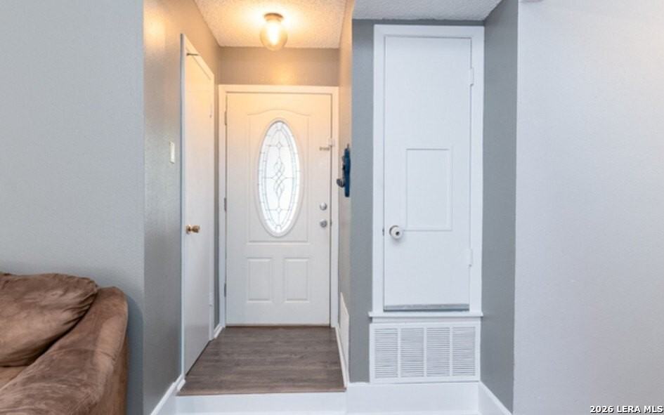 5855 Cliffmont Dr - Photo 3 of 24