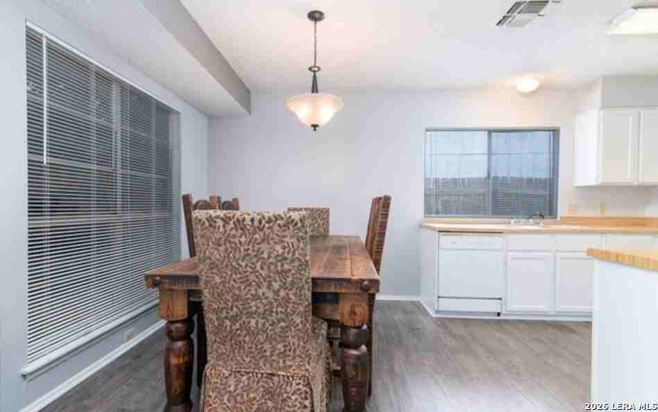 5855 Cliffmont Dr - Photo 7 of 24