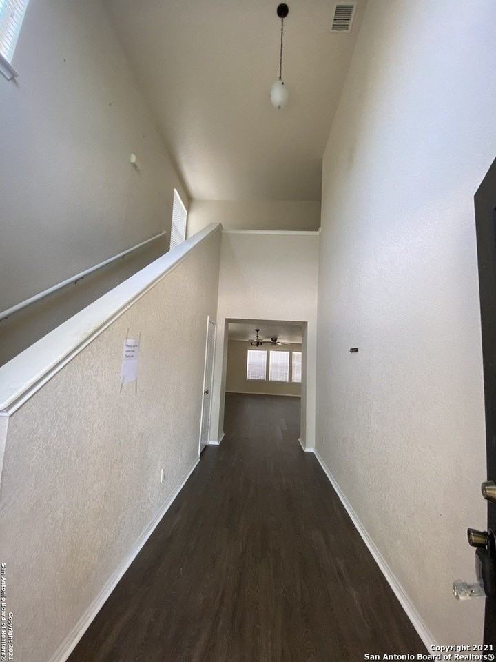 13719 York Woods - Photo 3 of 20