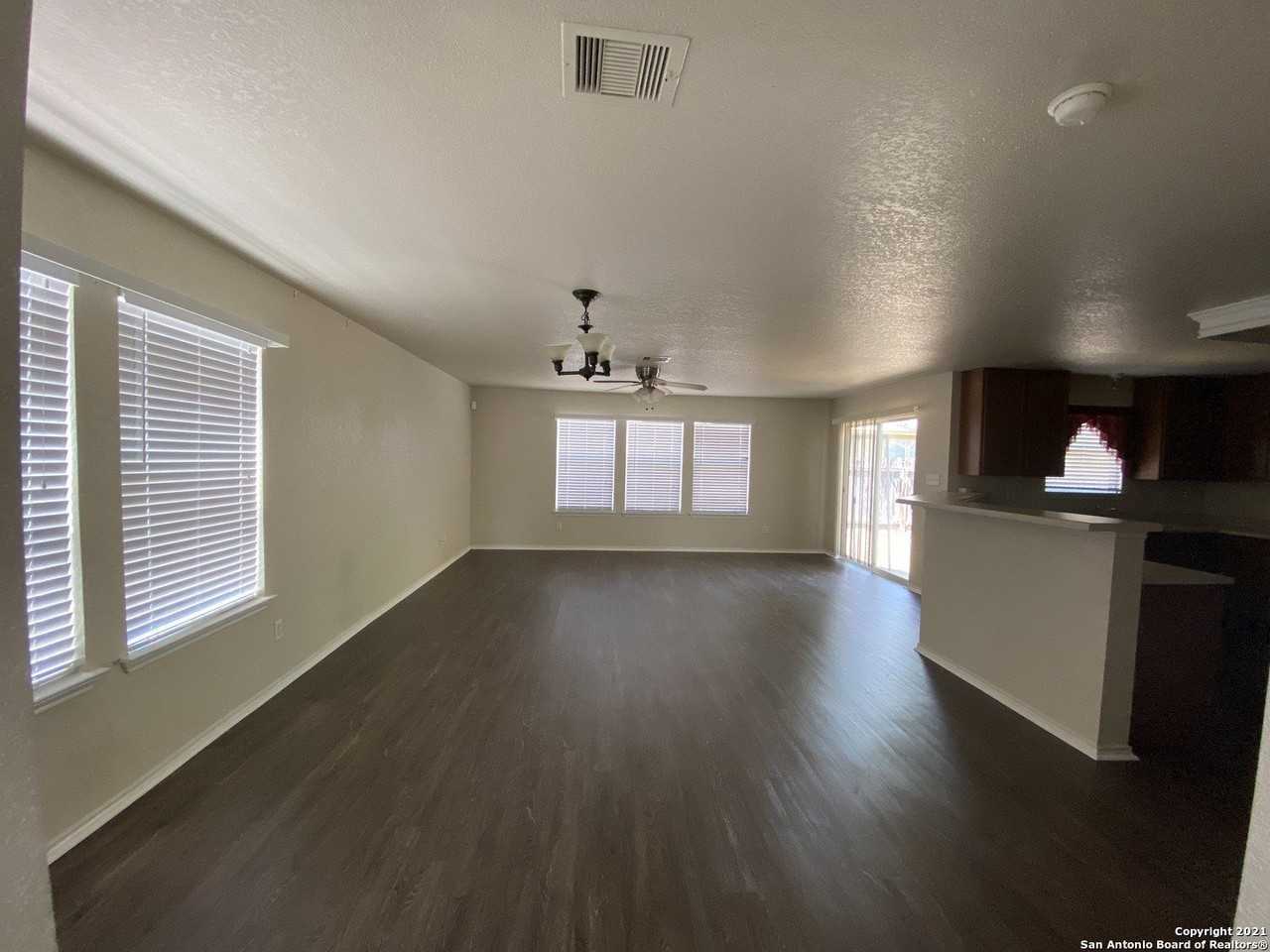 13719 York Woods - Photo 5 of 20