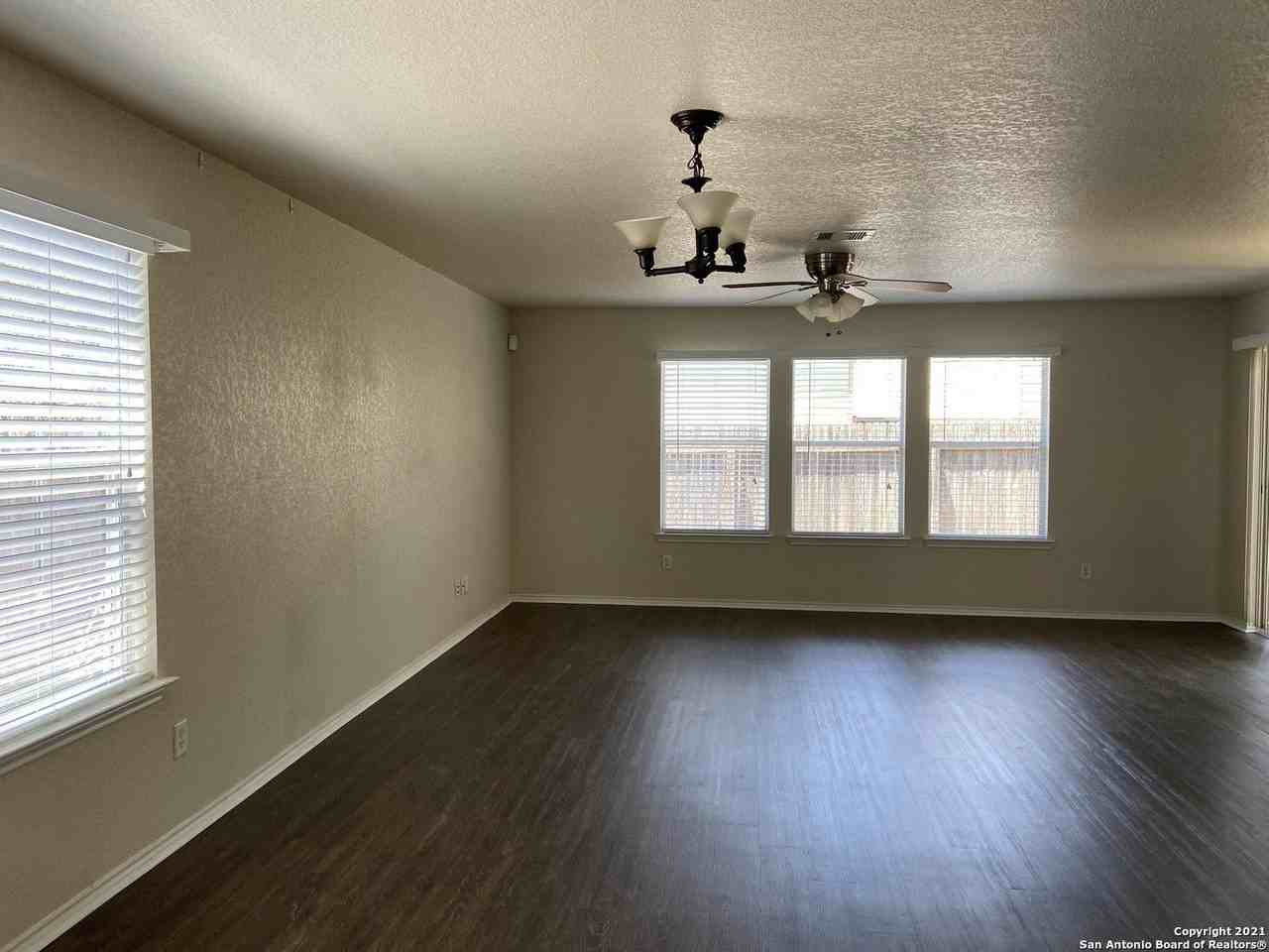 13719 York Woods - Photo 6 of 20