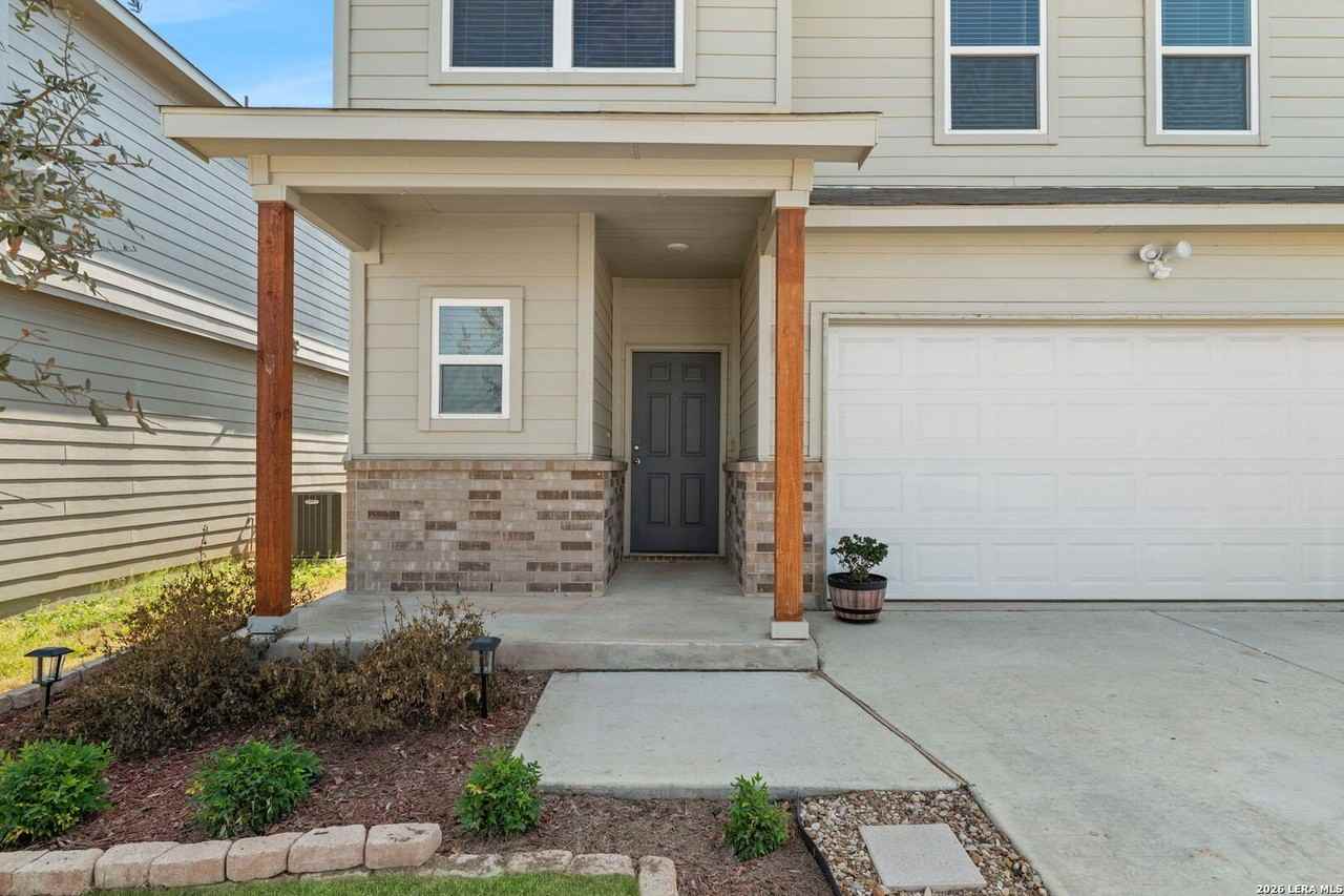 3452 Redbud Grv - Photo 3 of 29