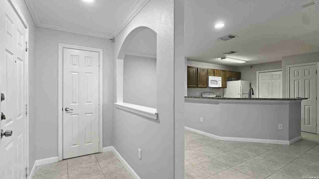 7323 Snowden Rd Apt 3302 - Photo 4 of 26