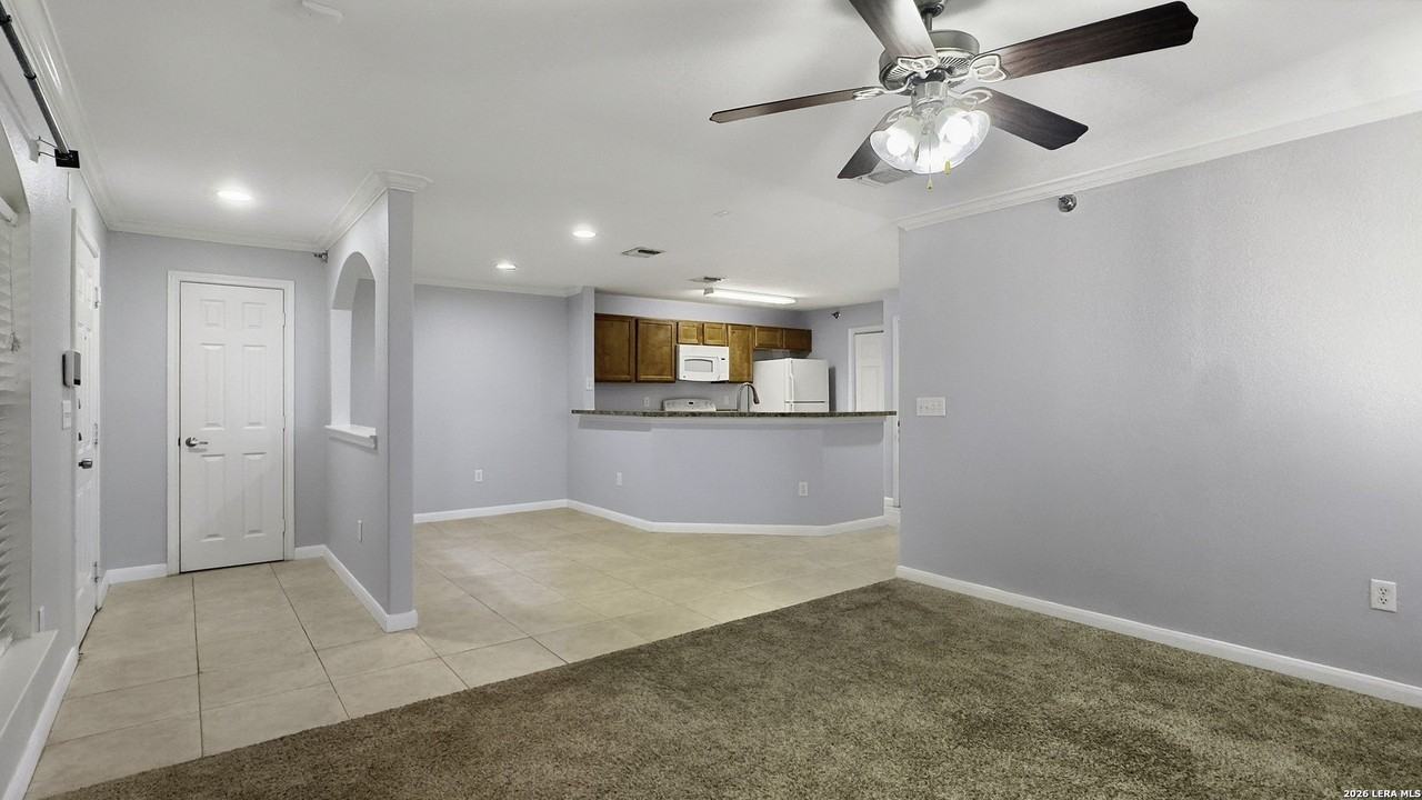 7323 Snowden Rd Apt 3302 - Photo 5 of 26