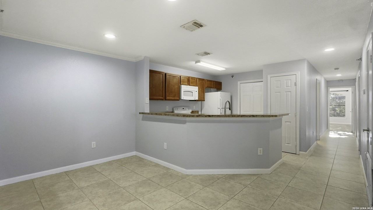 7323 Snowden Rd Apt 3302 - Photo 7 of 26