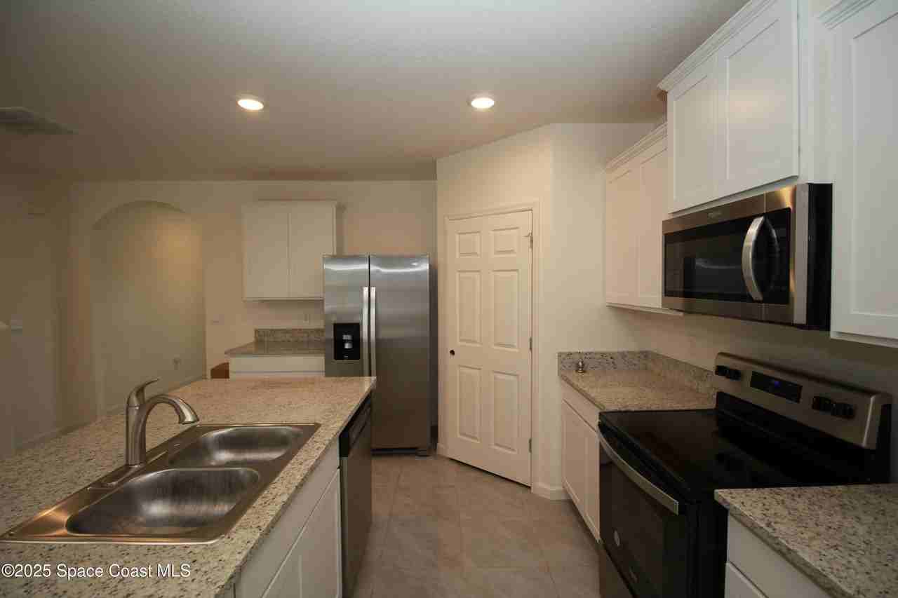 218 Bubbling Ln Nw - Photo 6 of 29