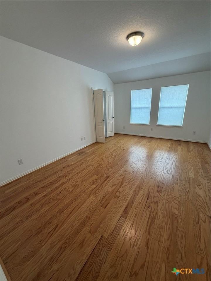 375 Primrose Way - Photo 4 of 11