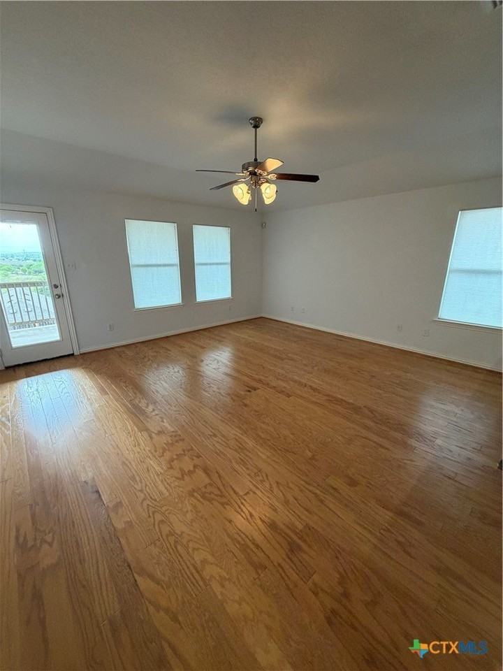 375 Primrose Way - Photo 5 of 11