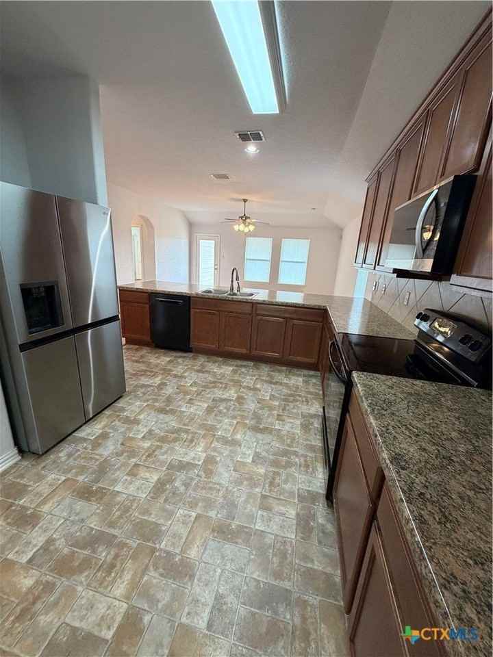 375 Primrose Way - Photo 6 of 11