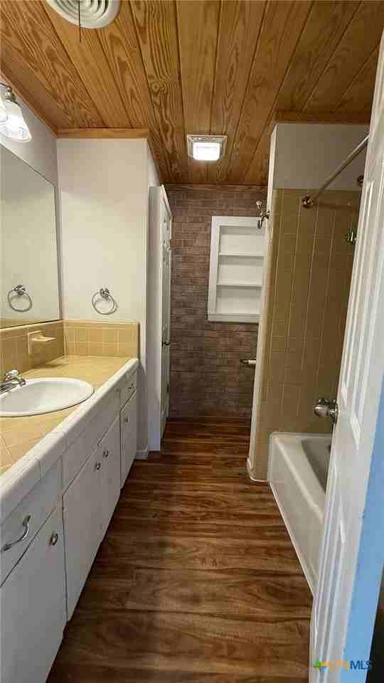 301 Highland Dr - Photo 5 of 13