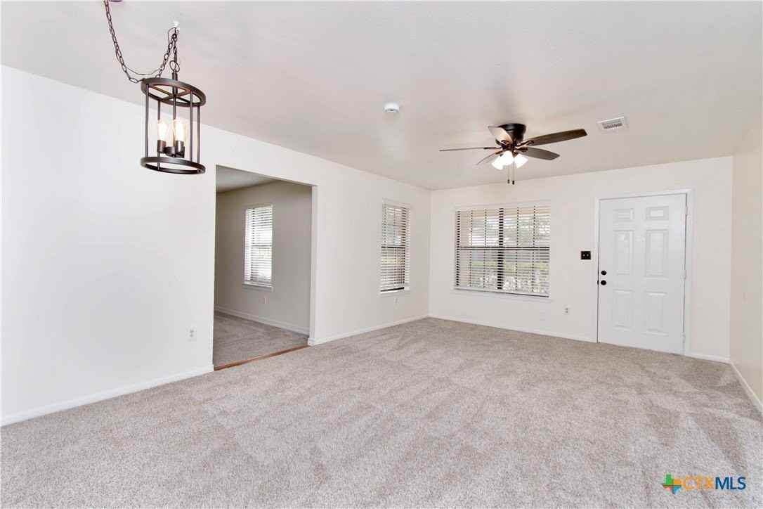 1405 Oak Park Ln - Photo 6 of 21