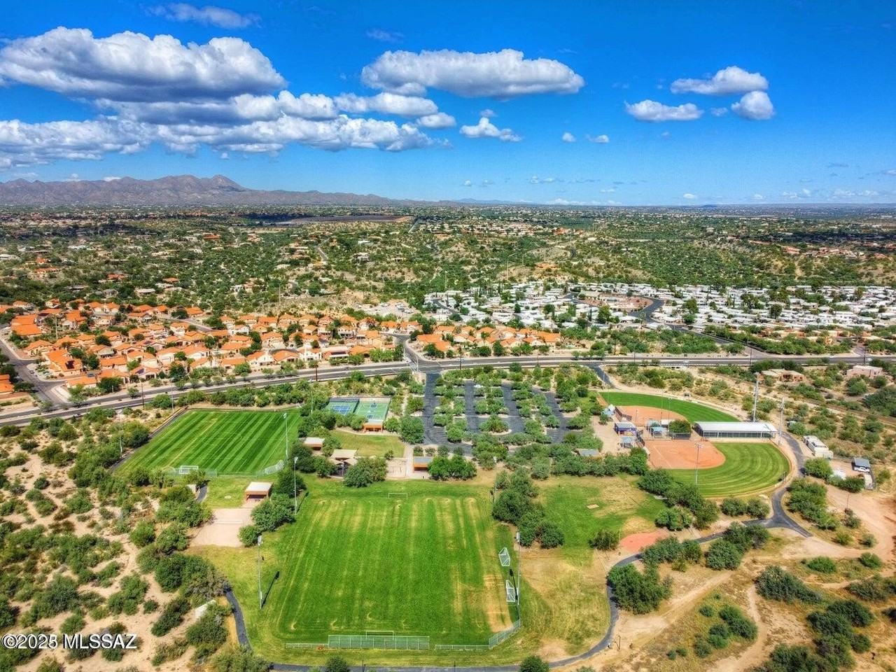 10407 N Fair Desert Dr - Photo 6 of 22