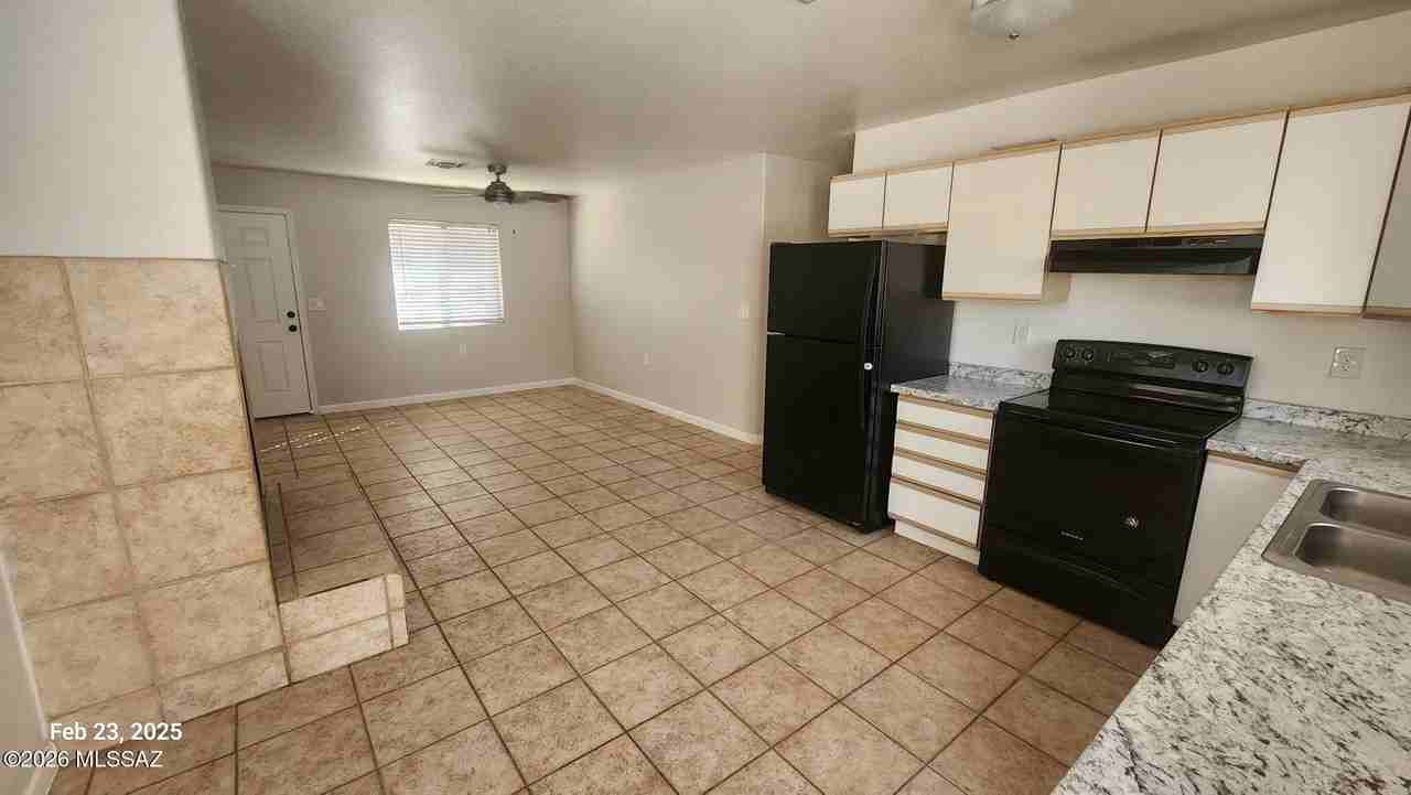 1370 N Sycamore Blvd - Photo 5 of 25