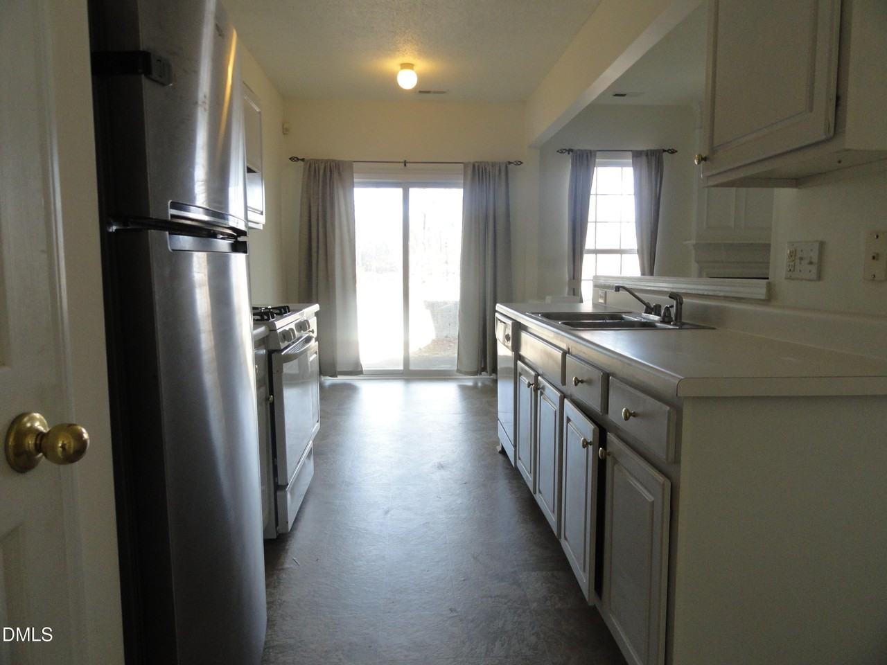 308 Durston Loop - Photo 4 of 12