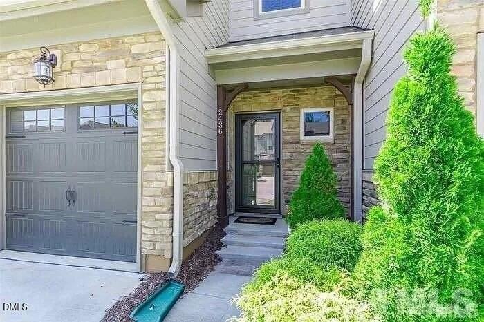 2436 Baslow Dr - Photo 2 of 21