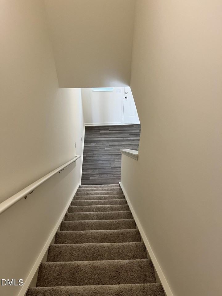 2065 Glen Crossing Dr - Photo 4 of 9