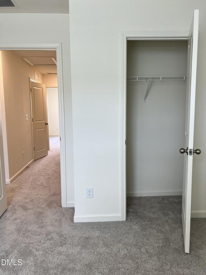 2065 Glen Crossing Dr - Photo 5 of 9